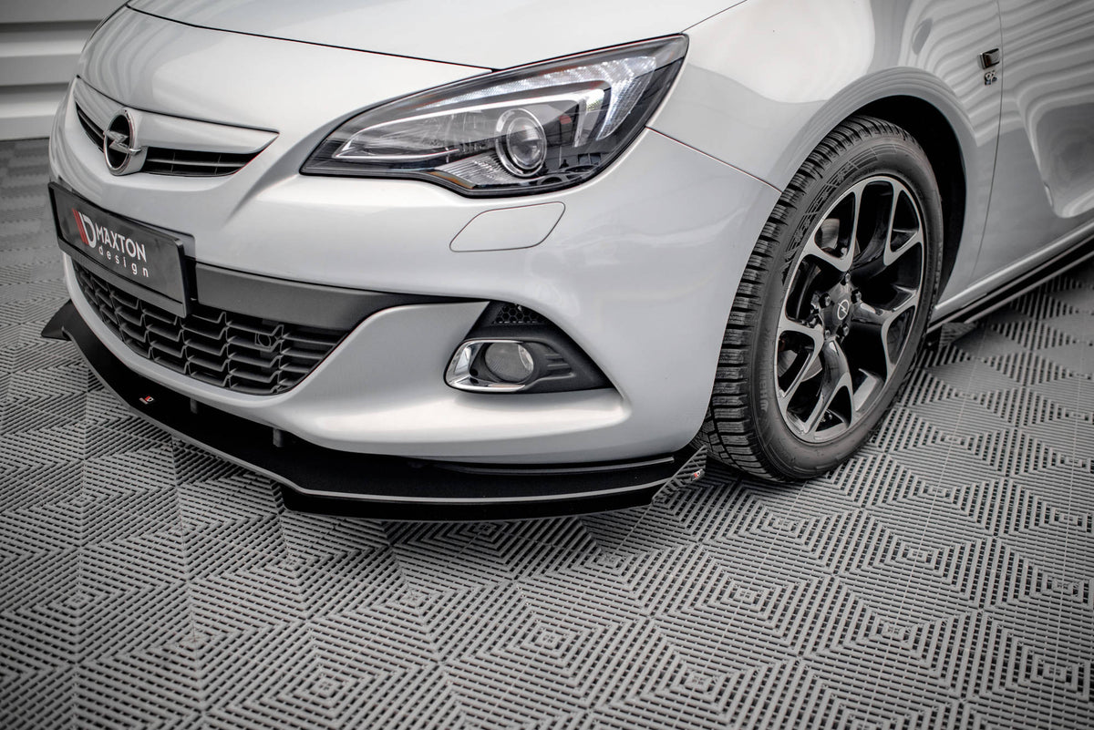 Canards til Opel Astra GTC OPC-Line J sett forfra i blank svart