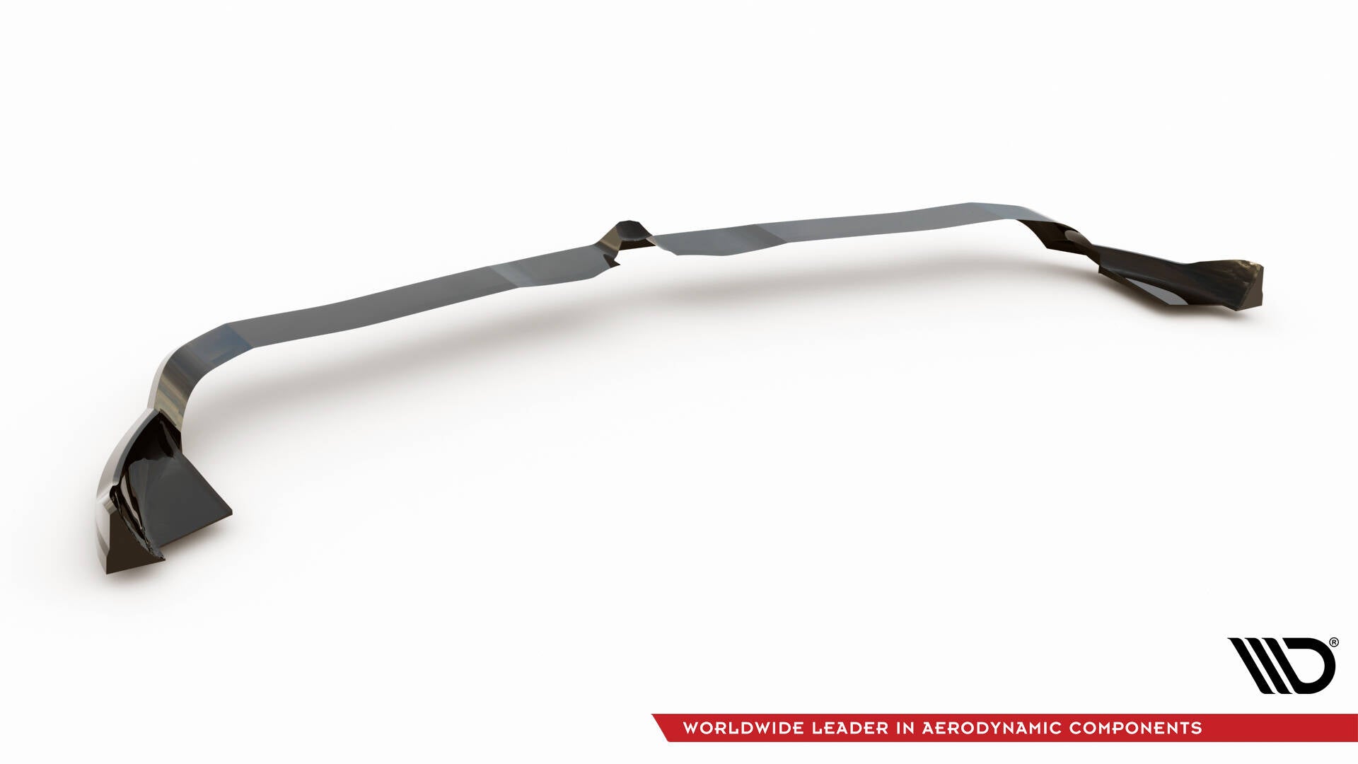 Frontspoiler Alfa Romeo Giulia Quadrifoglio i svart, blank finish med aerodynamisk form, sett skrått ovenfra.