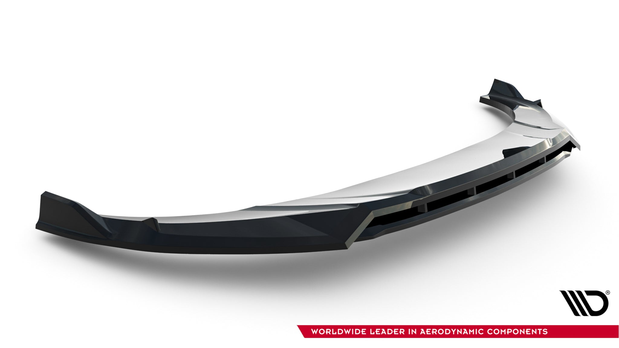 Front lip Audi RSQ8 MK1 Facelift i svart høyglans med markerte kanter, skrått forfra mot hvit bakgrunn.