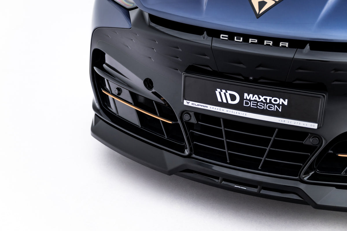 Nærbilde av frontsplitter til Cupra Tavascan Mk1 i Gloss Black