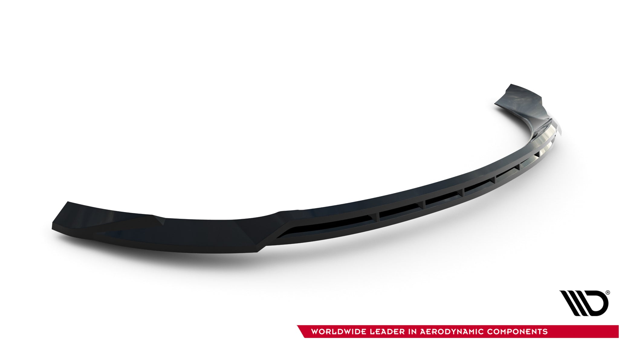 Front lip av sort frontspoiler til Mercedes GLC 43 X254 med markerte linjer og luftkanaler.