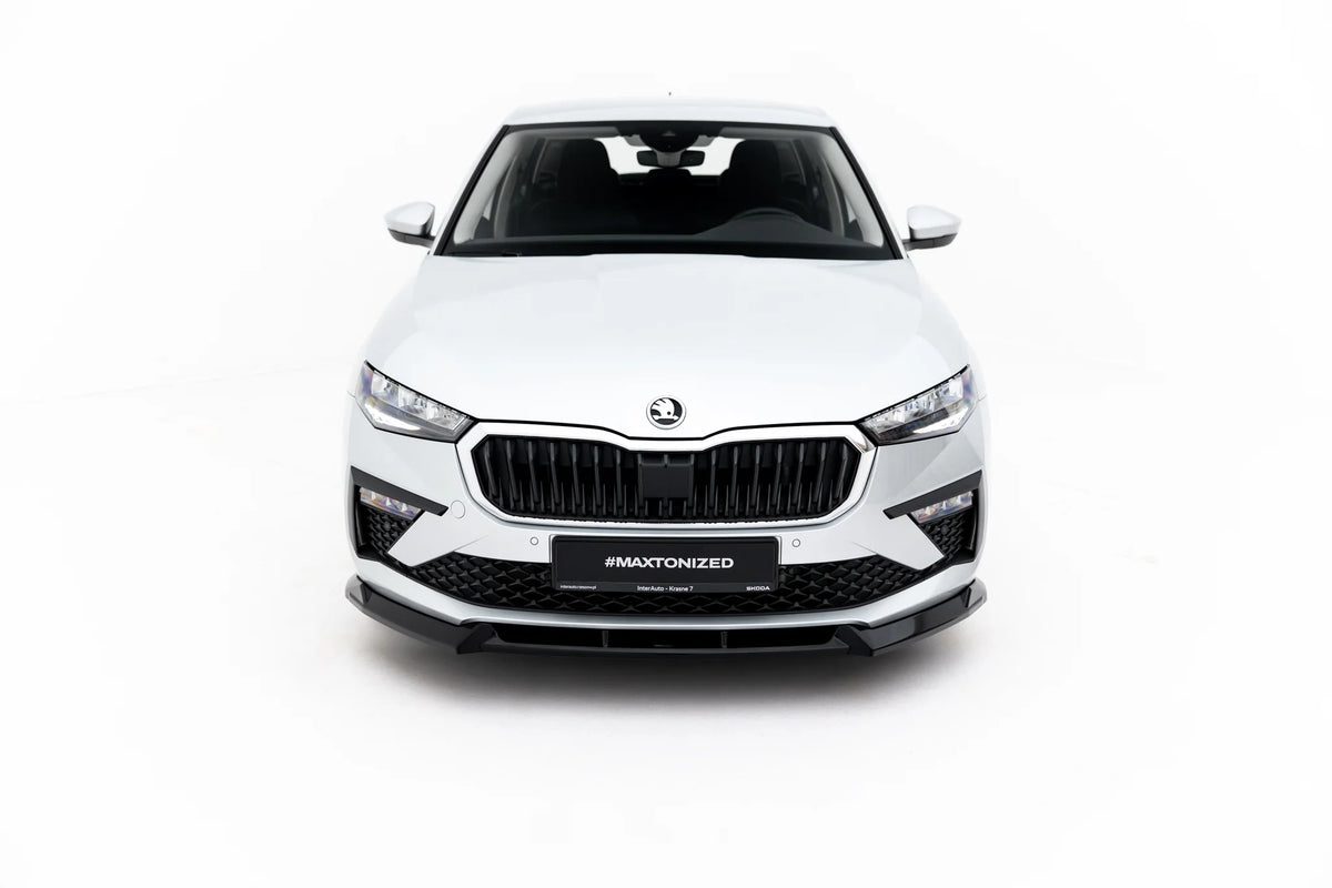 Frontsplitter Skoda Scala Mk1 Facelift montert på nedre frontfanger