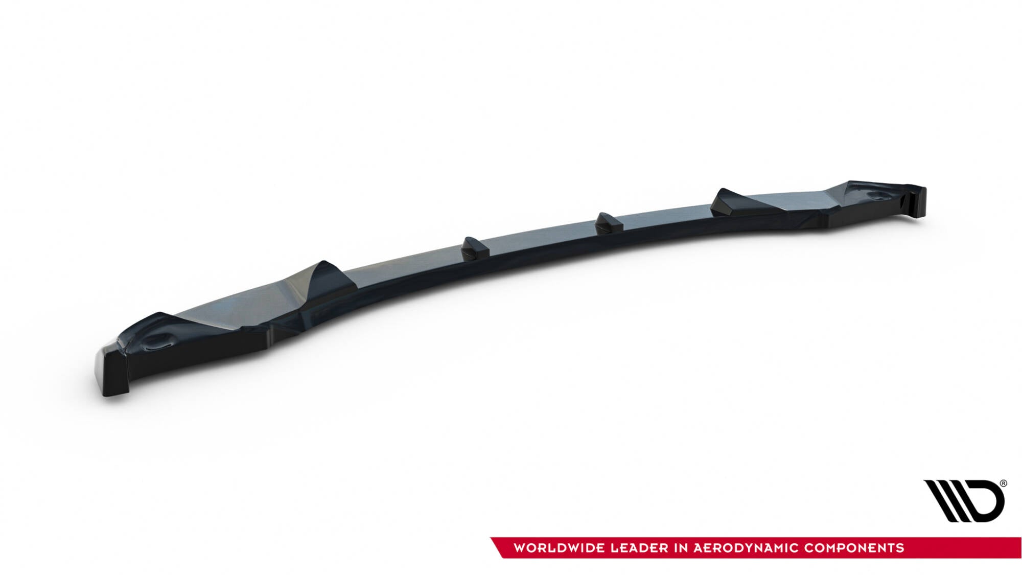 Front splitter til Toyota Iq i svart plast med opphøyde seksjoner og markerte kanter, skrå vinkel.