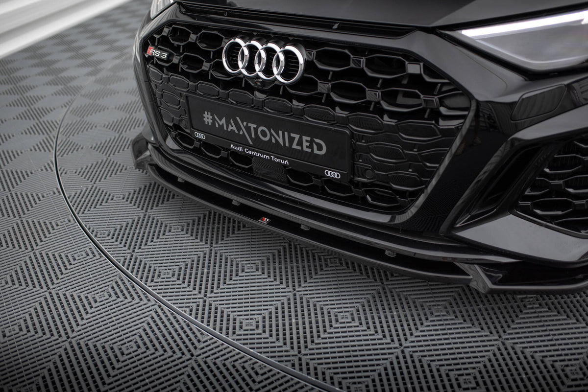 Blank sort frontsplitter til Audi RS3 Sportback 8Y sett fra siden