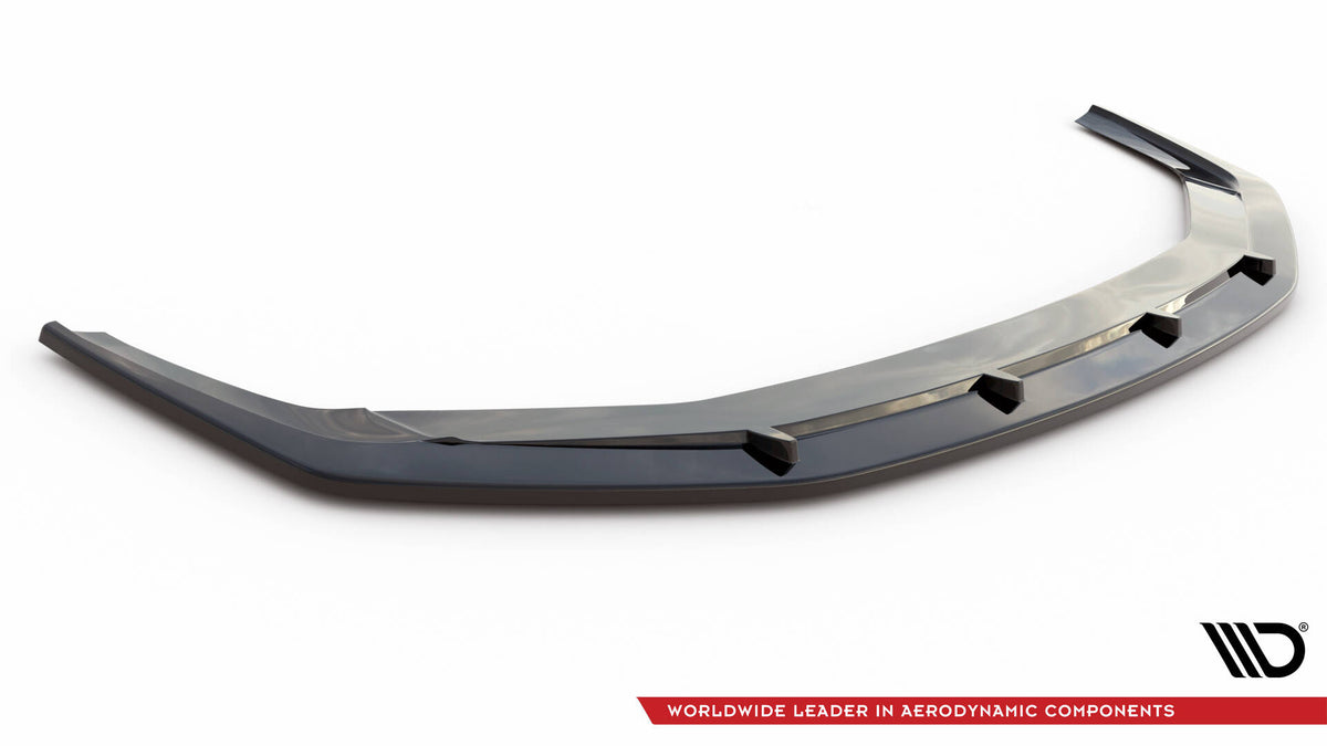 Frontsplitter Audi RS6 C8 vist fra siden med kanter i ABS