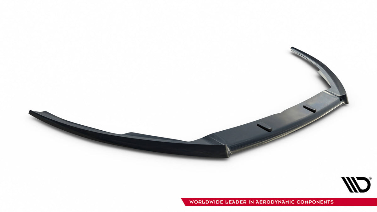 Detaljbilde av frontsplitter i ABS-plast til Ford Focus ST Mk4 Facelift