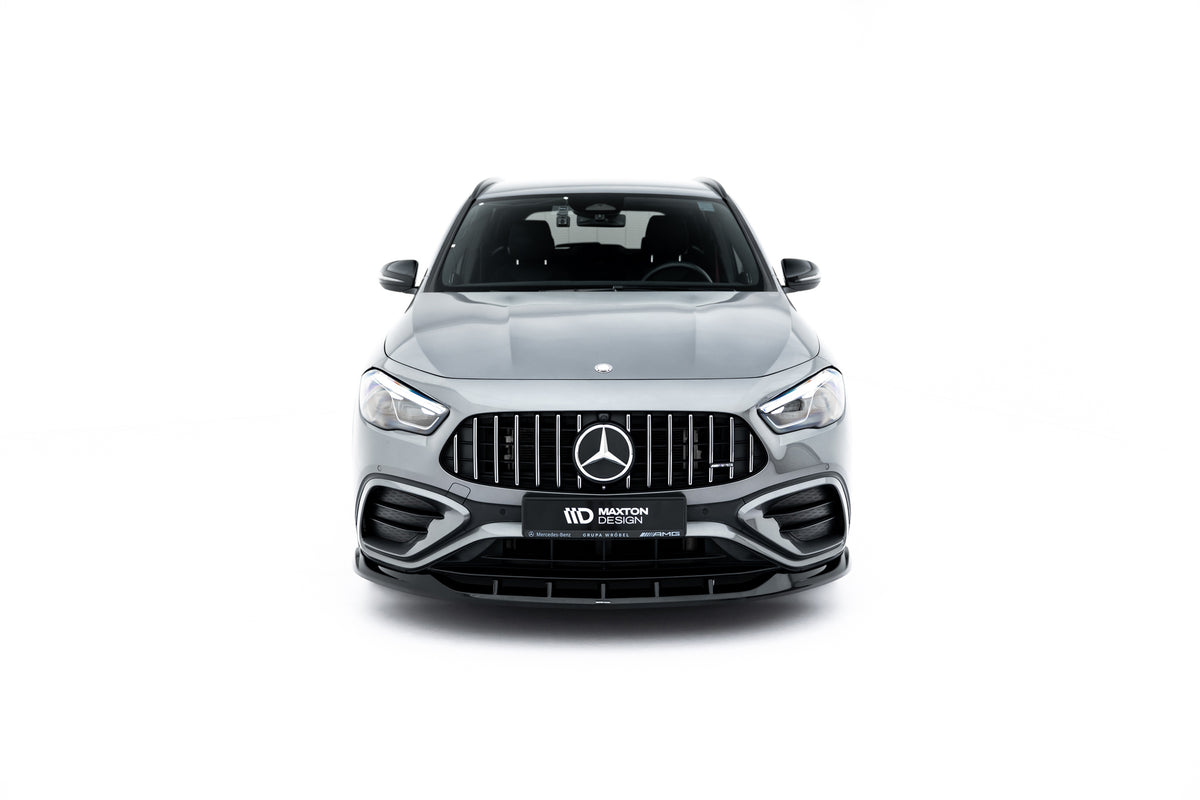 Frontsplitter Mercedes-AMG GLA 35 H247 montert på bilens front