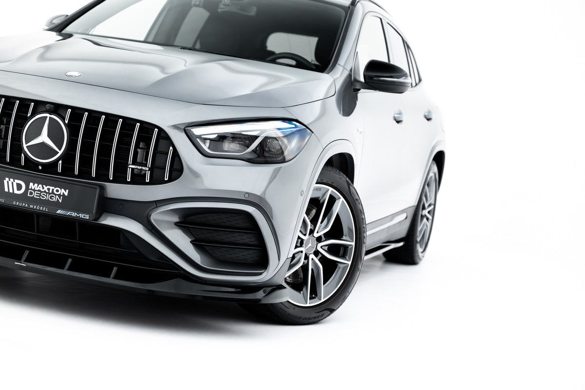 Sidevisning av frontsplitter til Mercedes-AMG GLA 35 Facelift