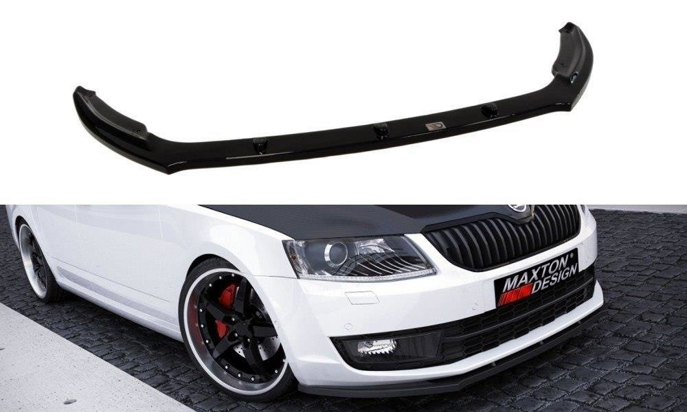 Frontspoiler Skoda Octavia MK3 V.2 sort plast, vist skrått og montert på hvit bil med sporty detaljer.