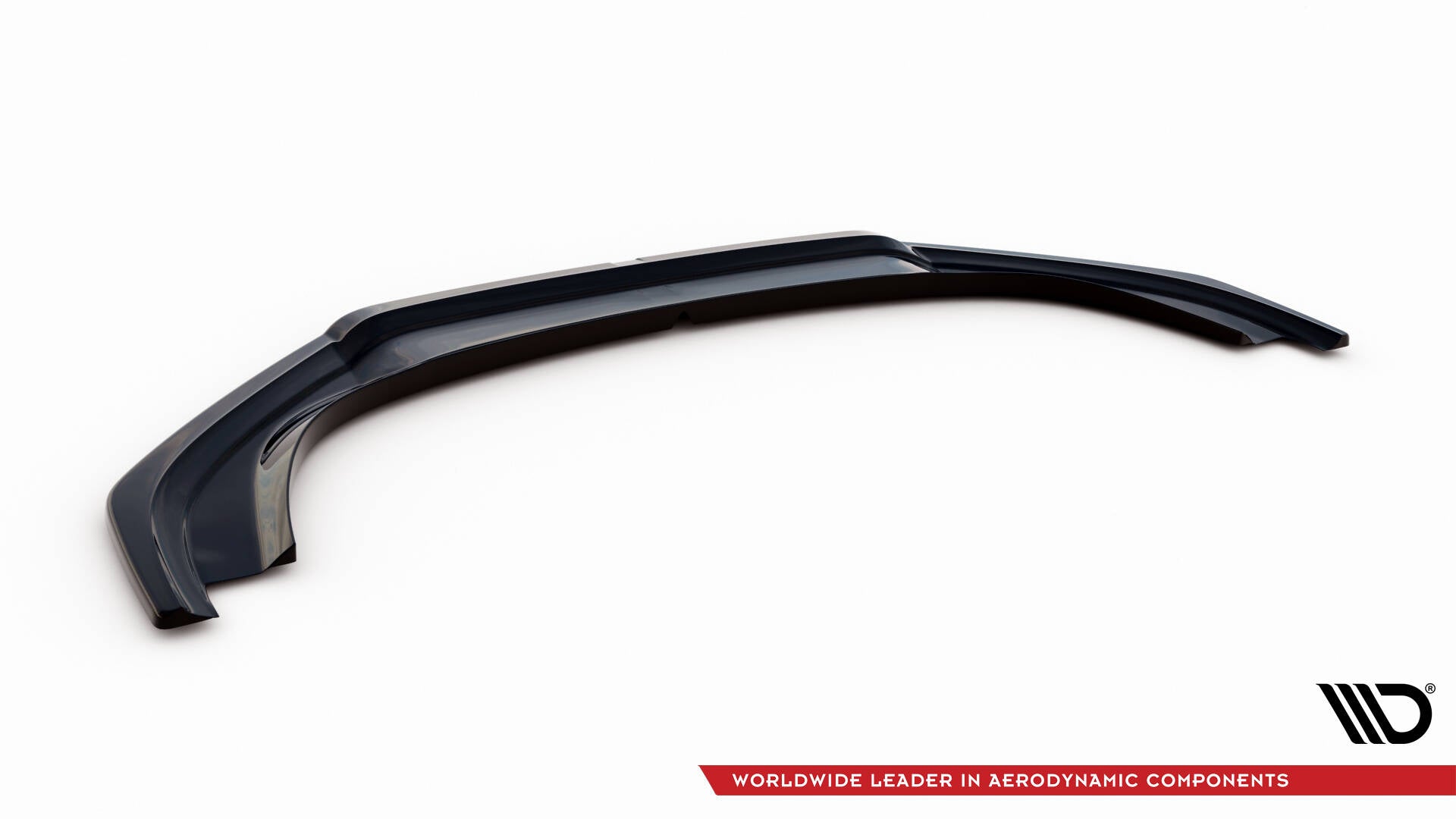 Front lip på VW Golf R MK6 V.2, sort glanset plast med markerte kanter, fotografert ovenfra.