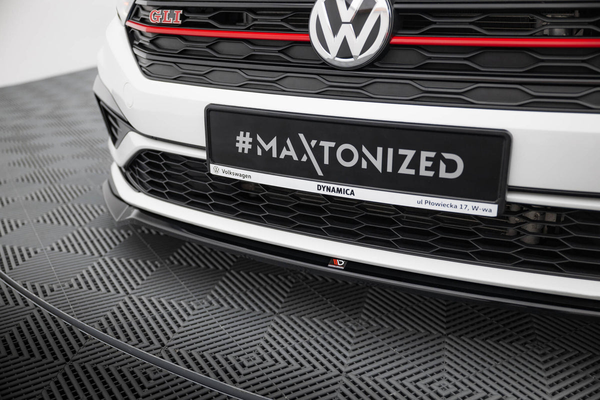Maxton Design frontsplitter montert på Volkswagen Jetta GLI Mk7