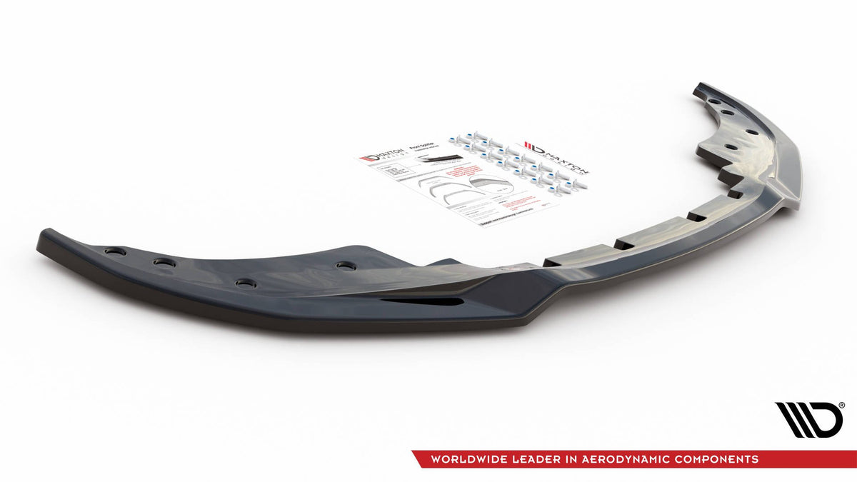 Nærbilde av blank sort frontsplitter til BMW 4-serie G22 M-Pack