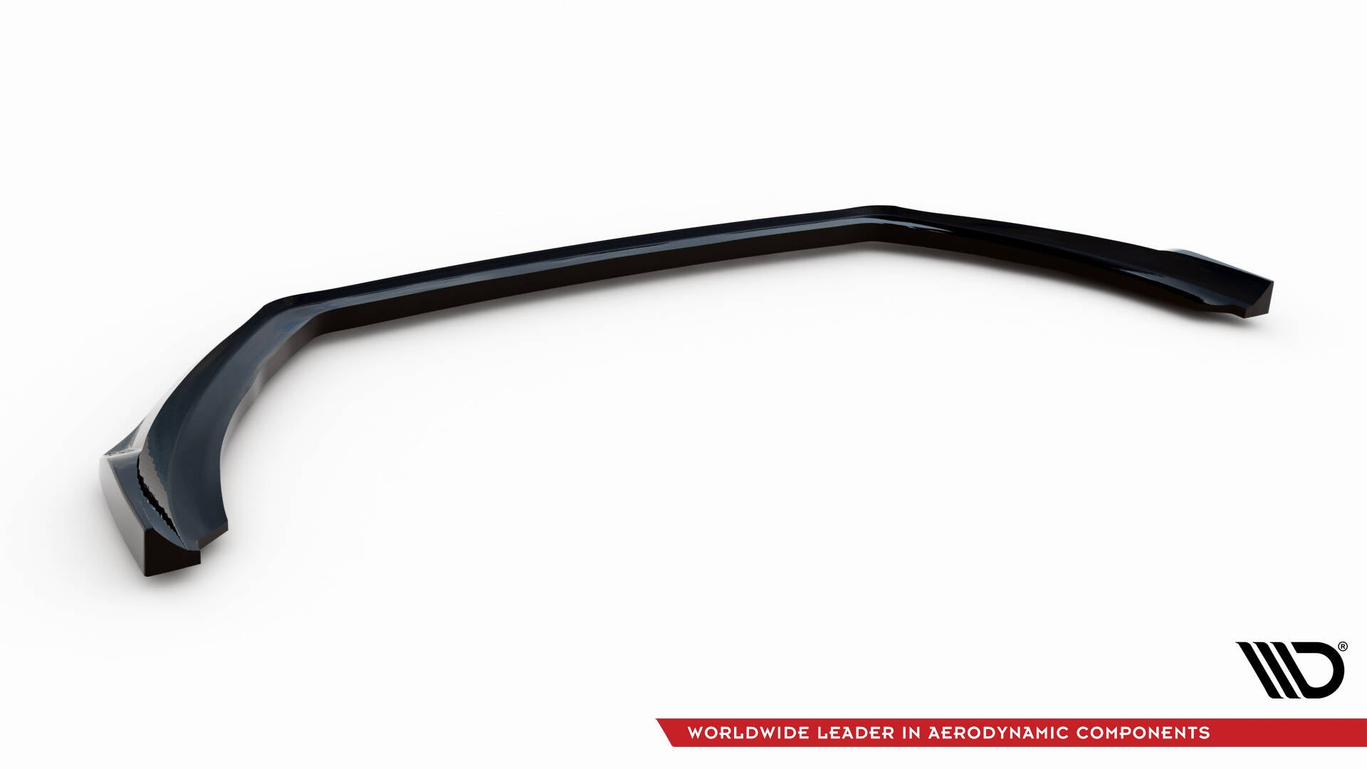 Front lip til Ford Fiesta MK8 Facelift, sort og blank med markerte hjørner, avbildet i skrå vinkel.