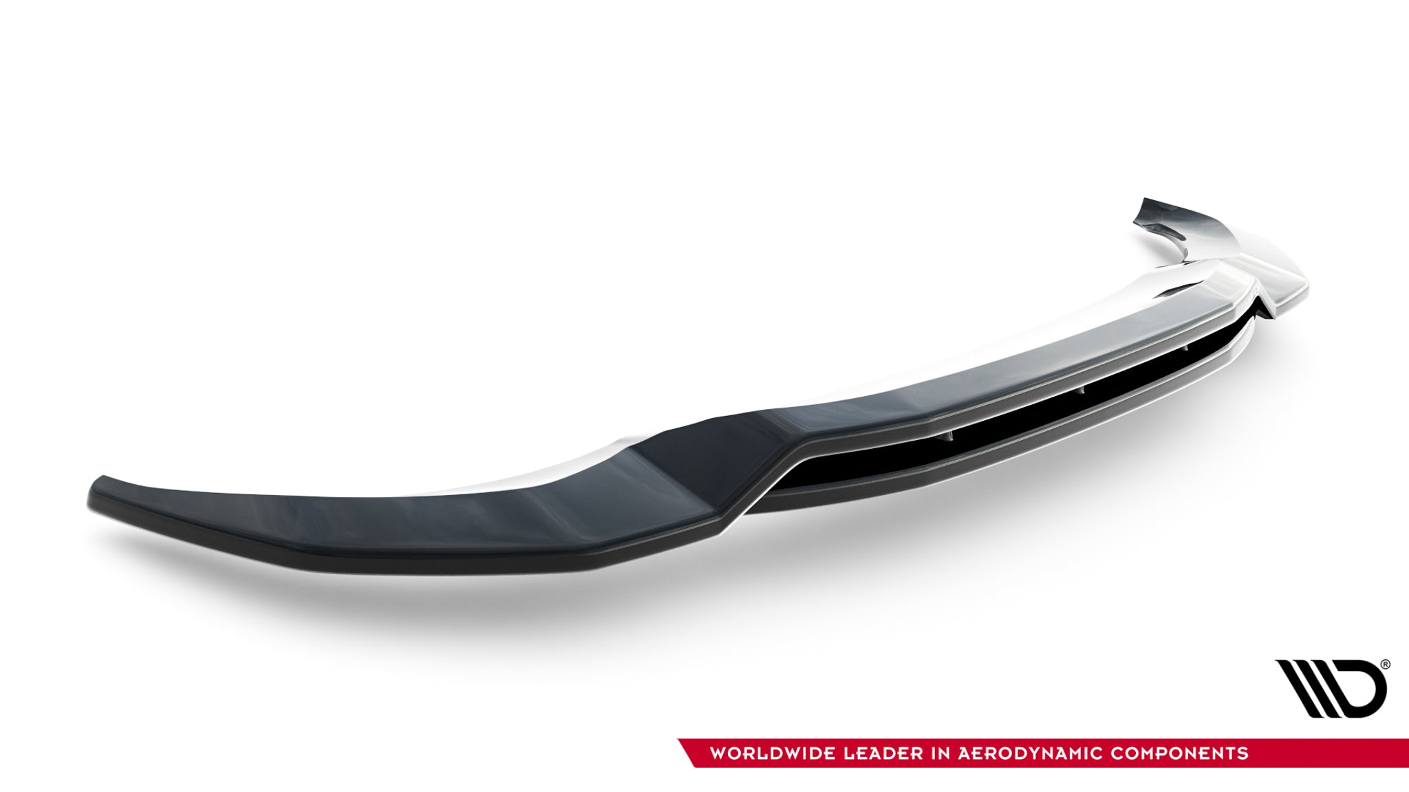 Front splitter til BMW X4 M-Pakke G02, sort med aerodynamisk design, avbildet skrått forfra.