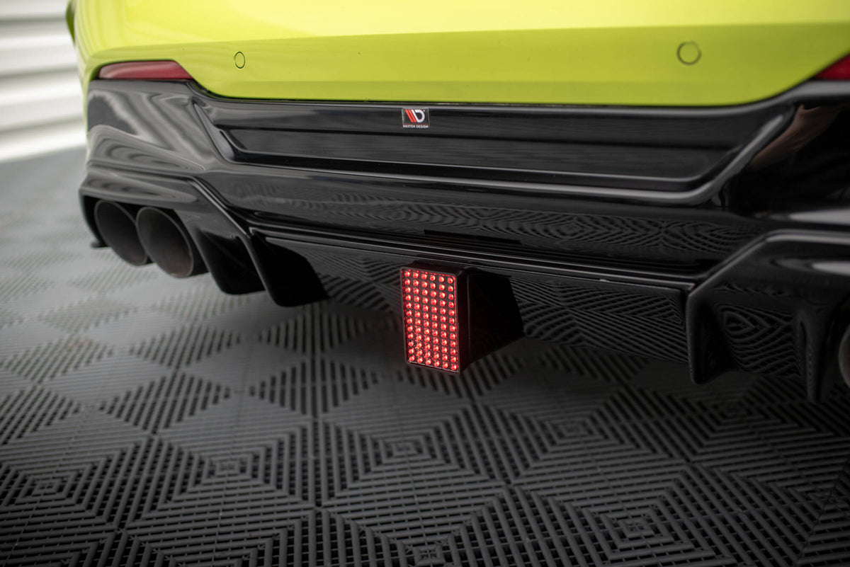 Maxton Design bremselys V.2 på BMW 1 Serie F40 M-Pakke, visning fra venstre side
