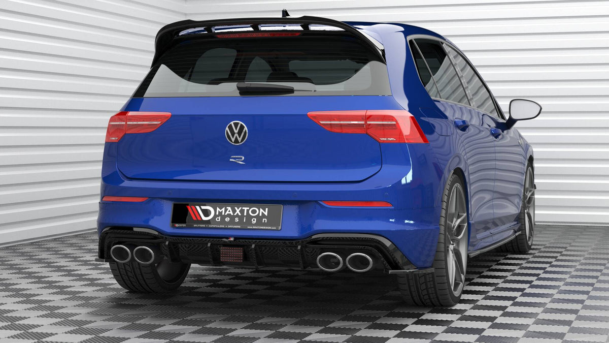 Høytmontert bremselys til VW Golf 8 R – nærbilde av overflatestruktur i sort ABS-plast