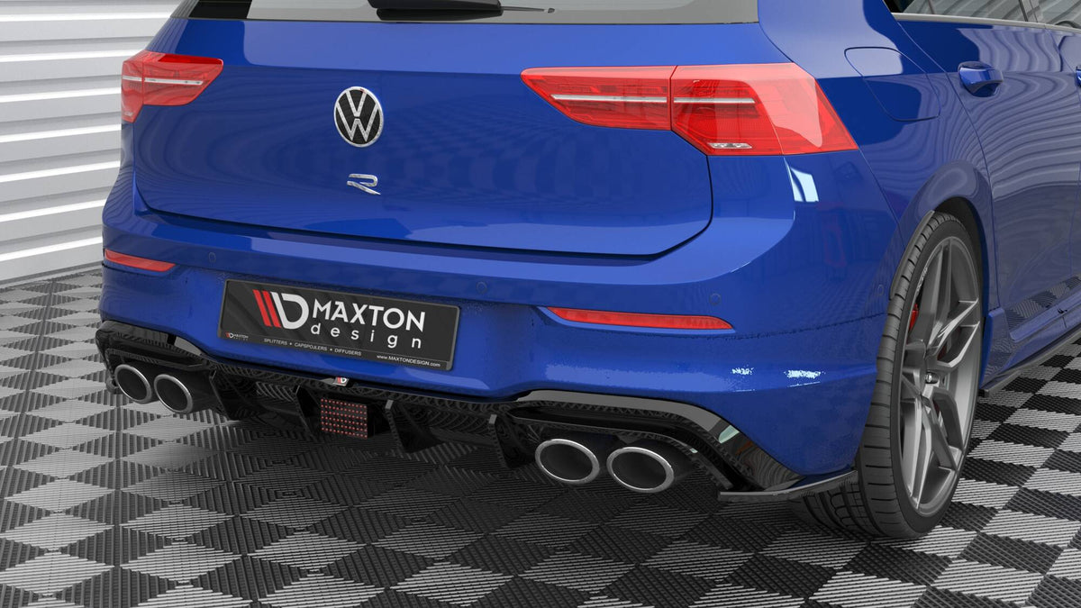 Bremselys til VW Golf 8 R montert på sort VW Golf 8