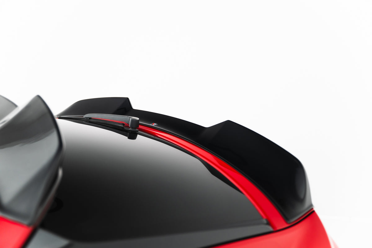 Spoiler cap til Audi RSQ8 Mk1 Facelift med påmontert 3M-tape