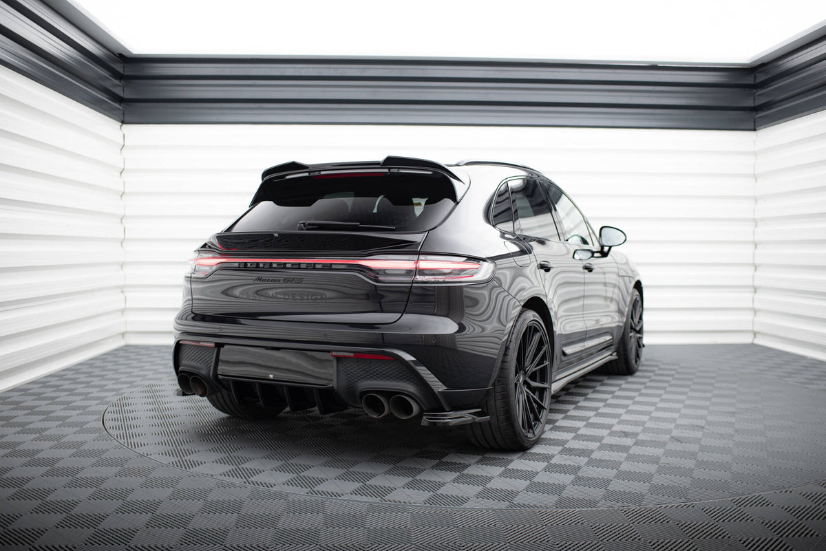 Spoiler cap 3D til Porsche Macan Mk1 Facelift 2 sett fra siden i sort ABS-plast