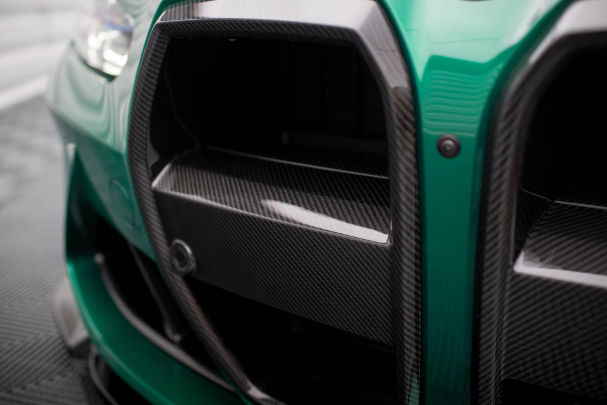 Frontgrill i prepreg karbon montert på BMW M4 G82 front