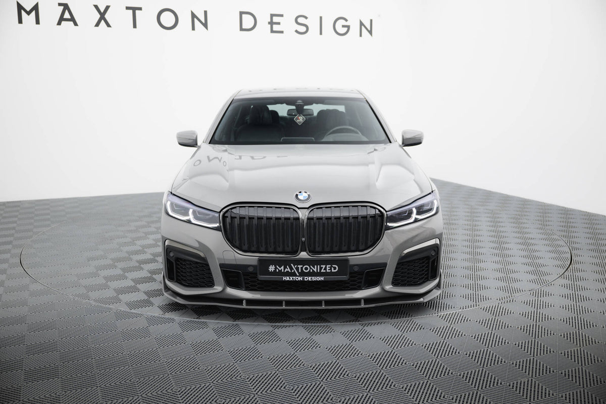 Nærbilde av Carbon Uniform Shape vevmønster på frontsplitter til BMW 7 G11