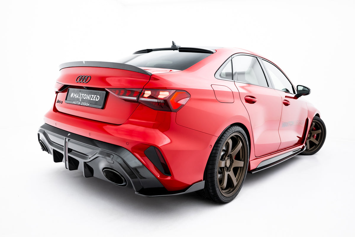 Bakre diffuser i prepreg karbon til Audi RS3 Sedan 8Y Facelift sett bakfra