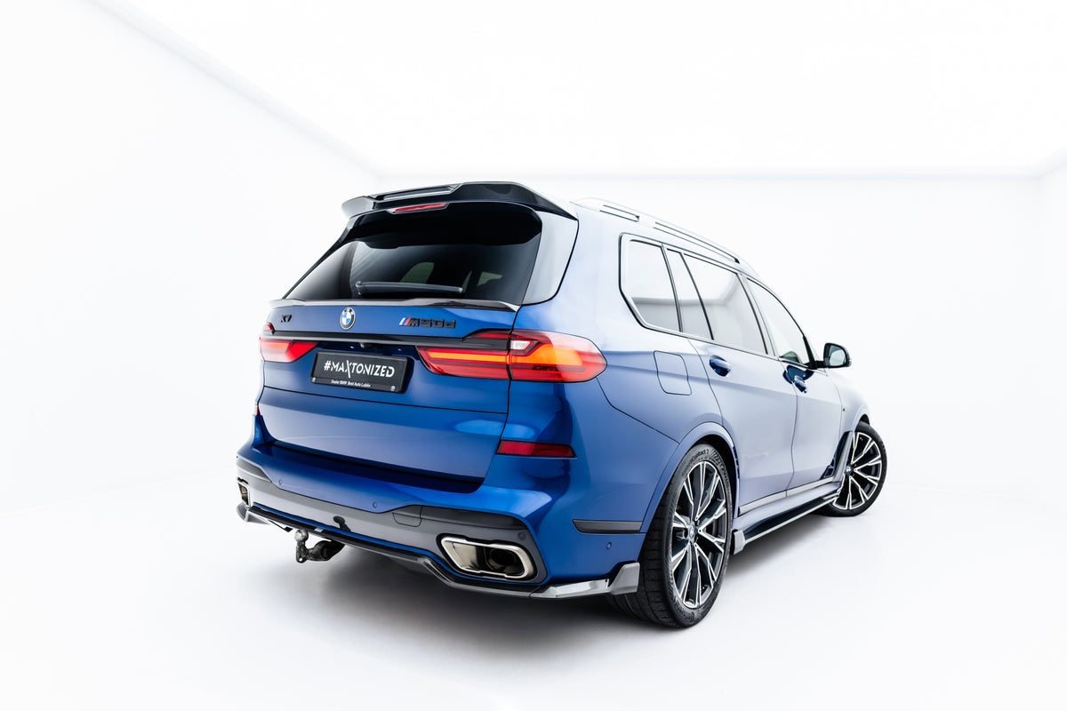 Nærbilde av ensartet karbonmønster på diffuser til BMW X7 M-Pack