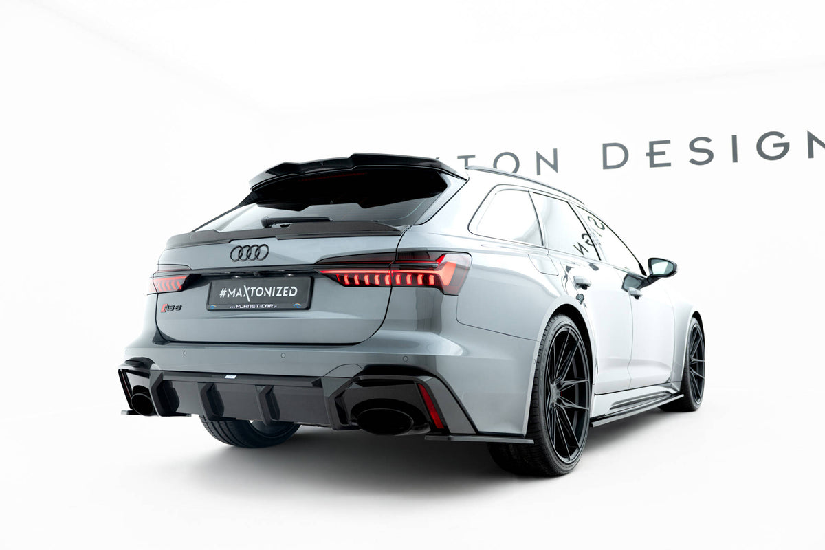 Nærbilde av karbonstruktur på sidesplittere bak for Audi RS6 C8