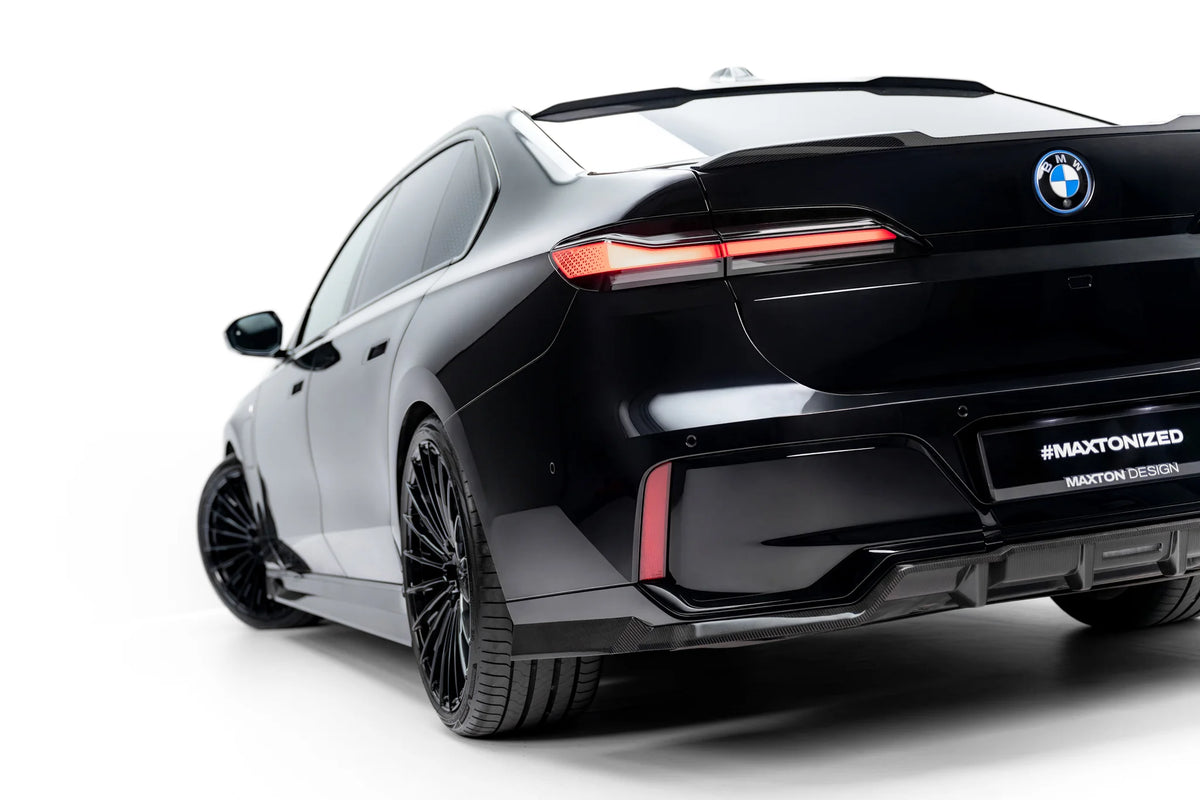 Prepreg-karbon baksplitter til BMW i7 M-Pack G70 sett fra siden