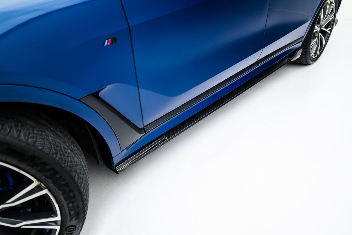 Sideskjørt til BMW X7 M-Pack G07 sett bakfra langs terskelen