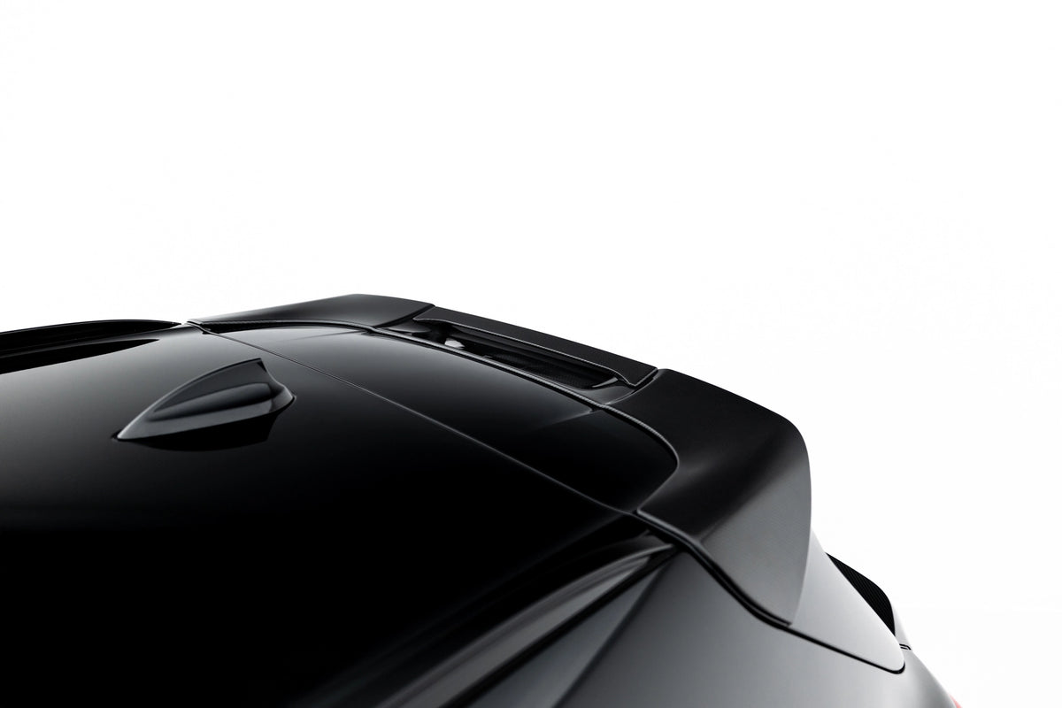 Nærbilde av Carbon Uniform Shape-finish på hekkspoiler til BMW X5 G05
