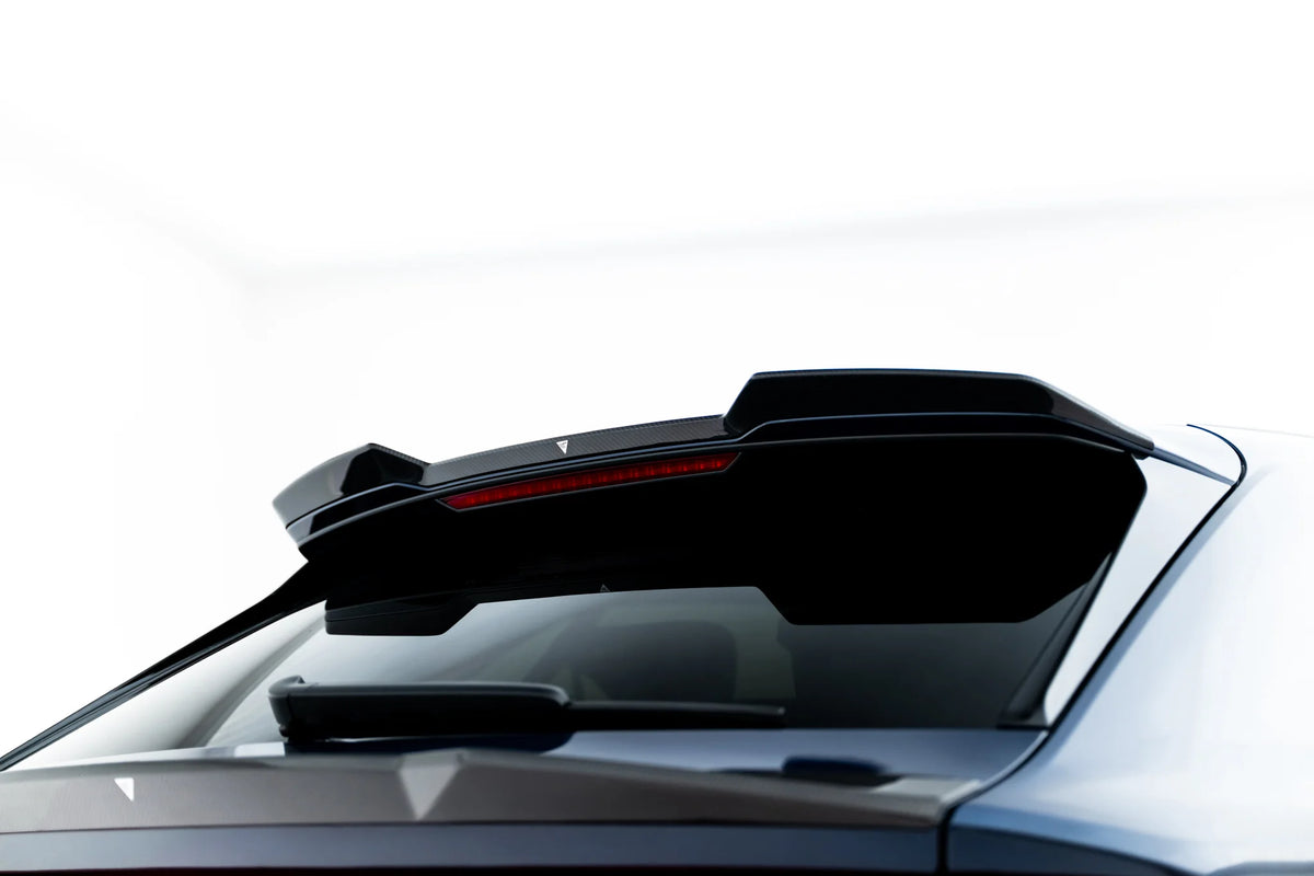 Prepreg-karbon hekkspoiler til Audi RSQ8 Mk1 Facelift sett fra siden