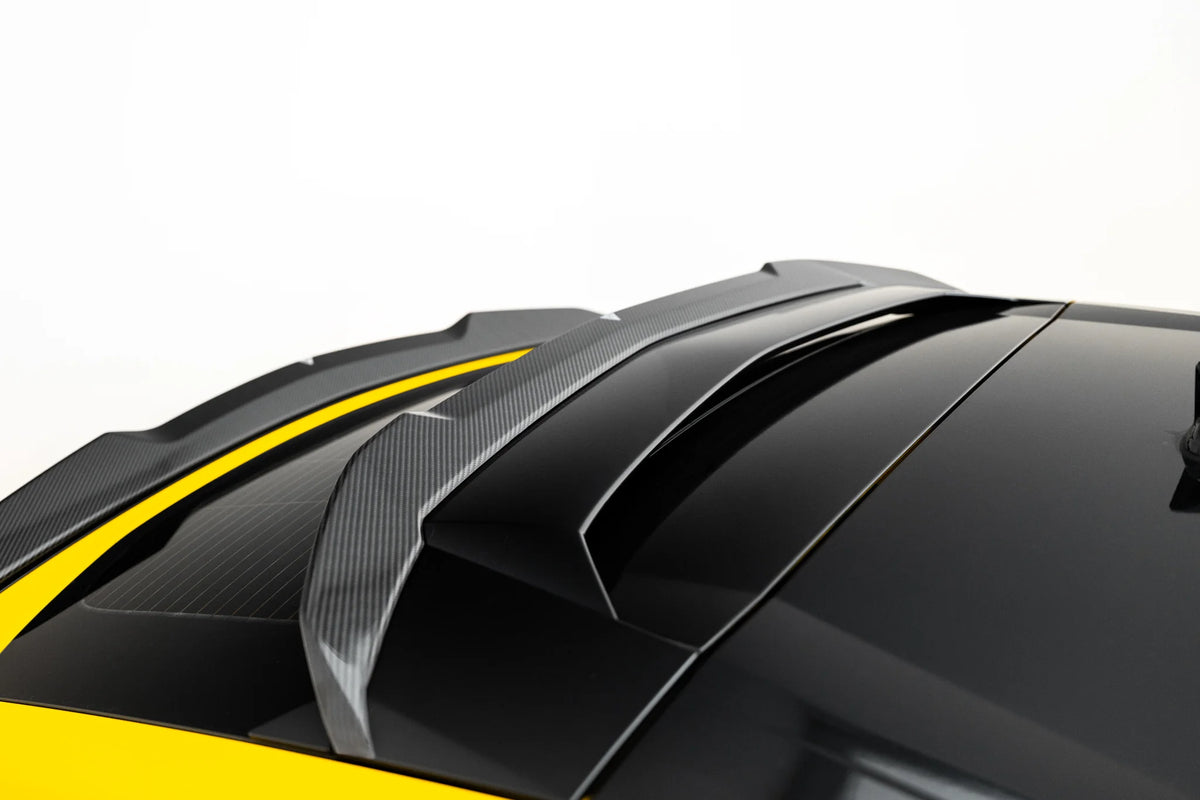 Hekkspoiler øvre i karbon sett fra siden for Lamborghini Urus Mk1