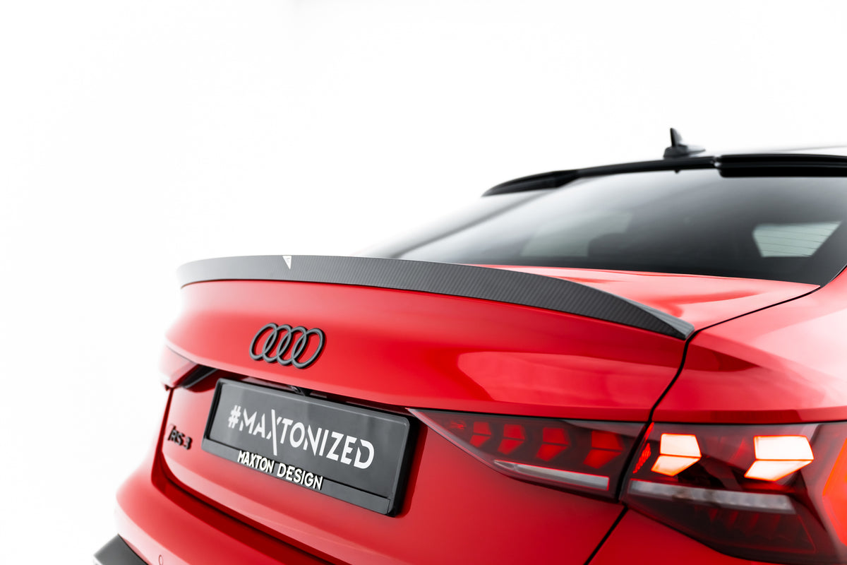 Hekkspoiler i prepreg karbonfiber for Audi RS3 Sedan 8Y sett bakfra