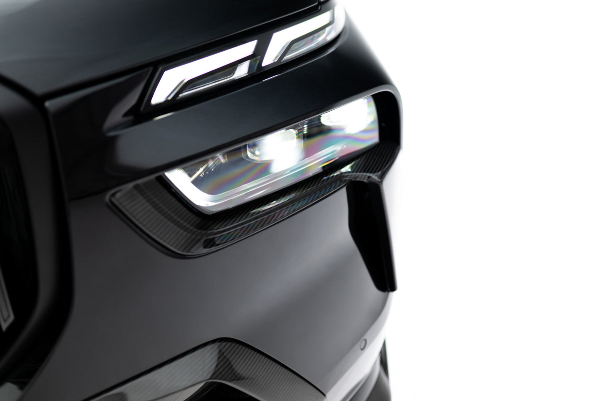 Detaljbilde av Carbon Uniform Shape overflate på luftinntak til BMW X7 G07