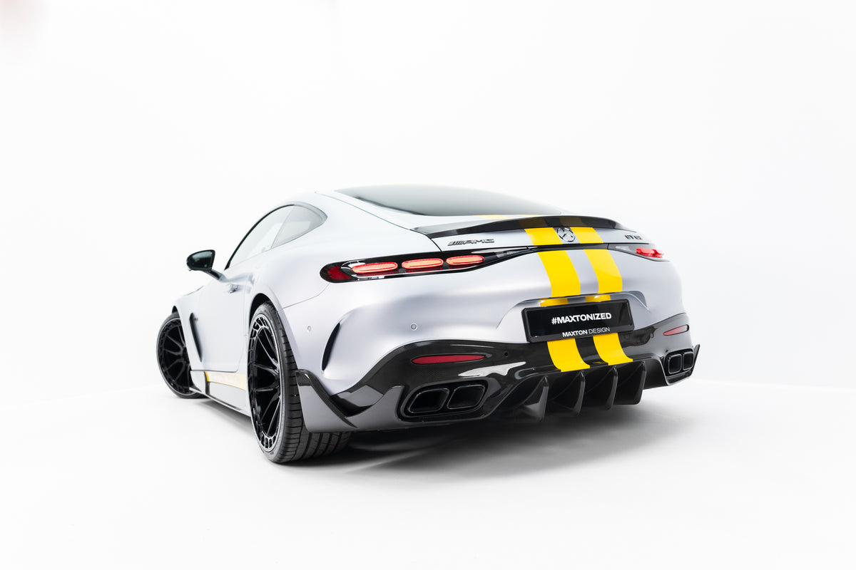 Prepreg-karbon spoiler montert på Mercedes-AMG GT C192