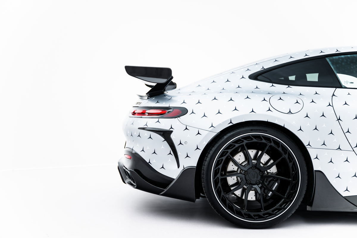 Prepreg-karbon canards for Mercedes-AMG GT 55 C192 sett fra siden