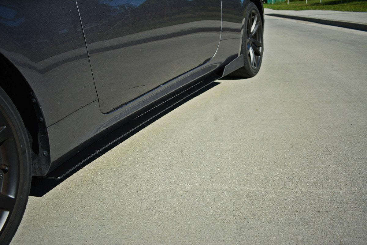 Nærbilde av sideskjørt diffuser for Hyundai Genesis Coupé