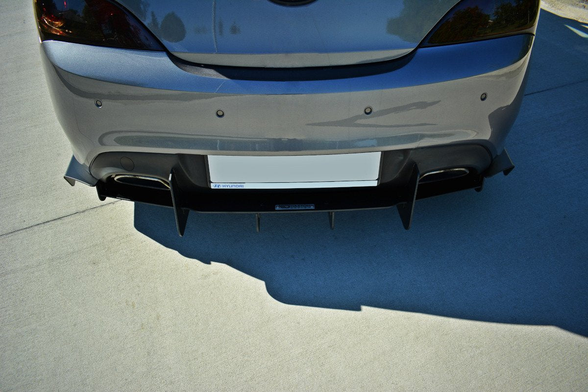 Nærbilde av bakdiffusor i ABS-plast for Hyundai Genesis Coupe MK1