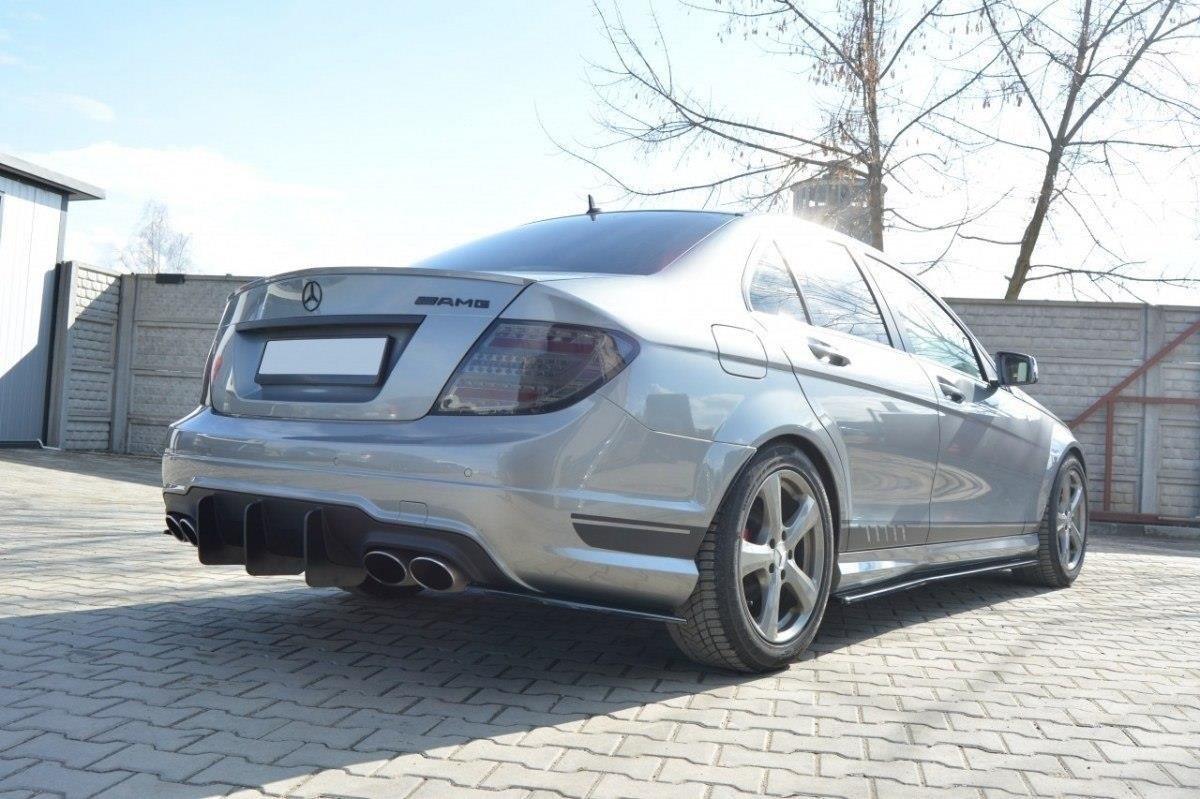 Diffuser V.1 Mercedes W204 AMG-Line montert bakfra