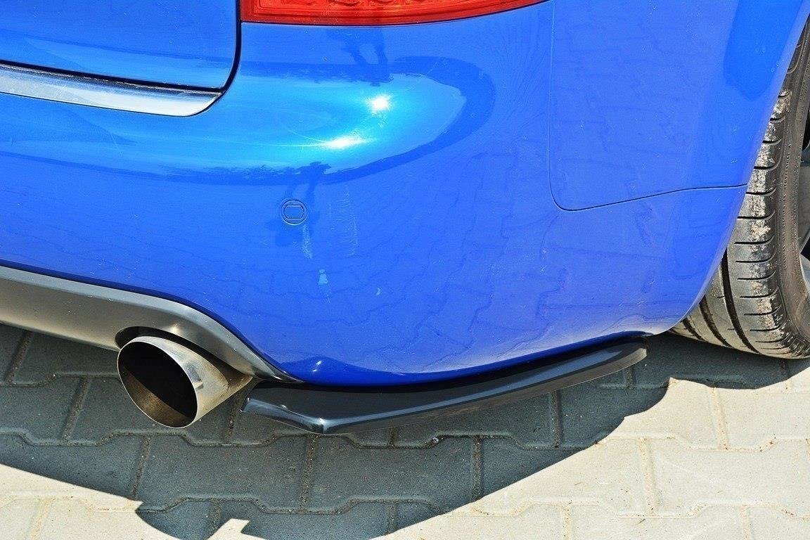 Bakre sideflaps til Audi S4 B6 Avant i sort ABS-plast, sett ovenfra