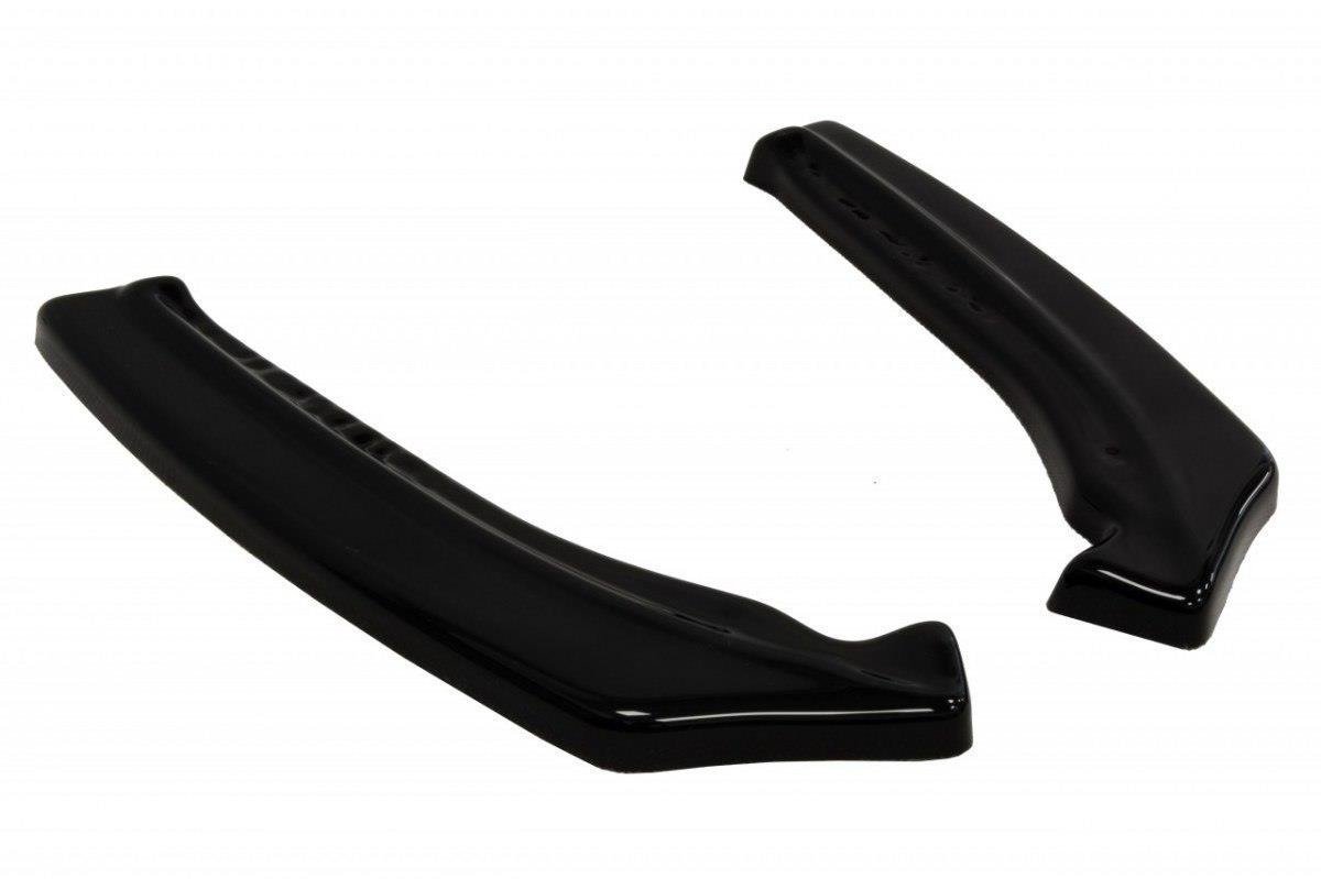 Nærbilde av bakre sideflap til Opel Astra H VXR med sort overflatetekstur