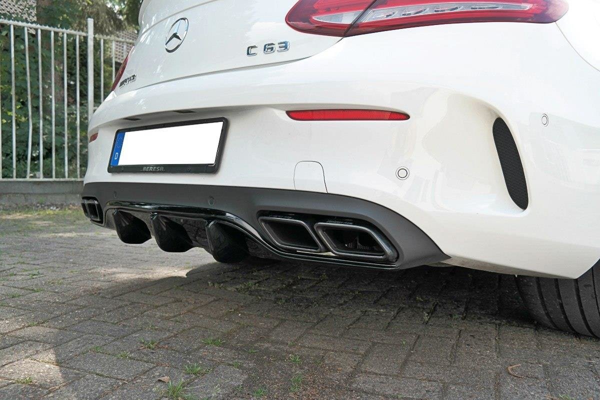 Bakvalance fra Maxton Design til Mercedes C205 AMG Coupé, nærbilde av overflaten