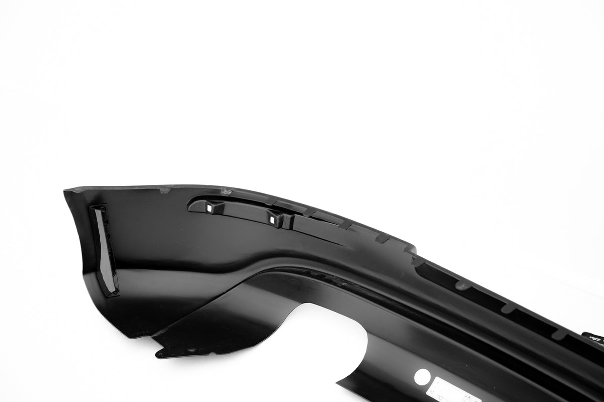 Støtfangerskjørt Valance Bak Vw Golf V R32 (With 2 Exhaust Holes) naerbilde av overflaten