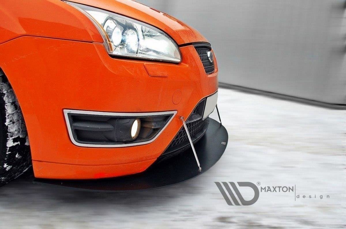 Frontsplitter Ford Focus ST Mk2 montert på fronten, detaljbilde