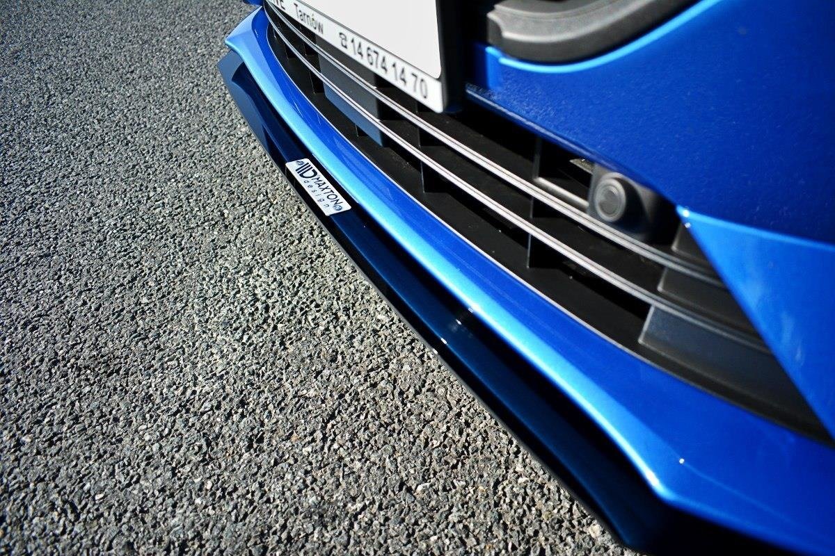 Nærbilde av Racing frontsplitter Ford Focus Mk4, kant og profil
