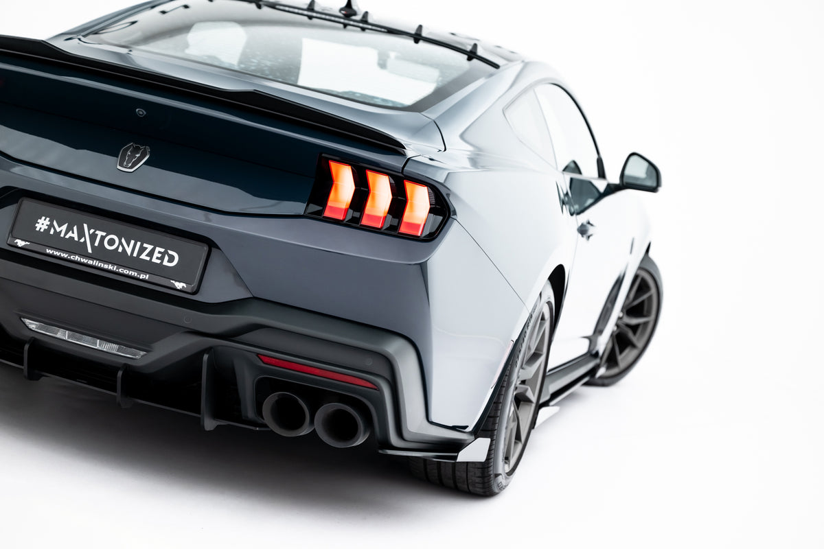 Sidesplittere bak til Ford Mustang Dark Horse Mk7 i matt sort ABS-plast