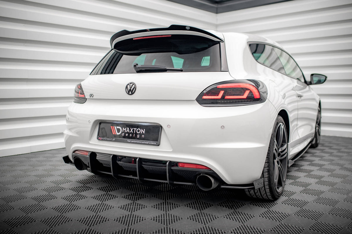 Nærbilde av bakre sideflap til Scirocco R med Street Pro-overflate