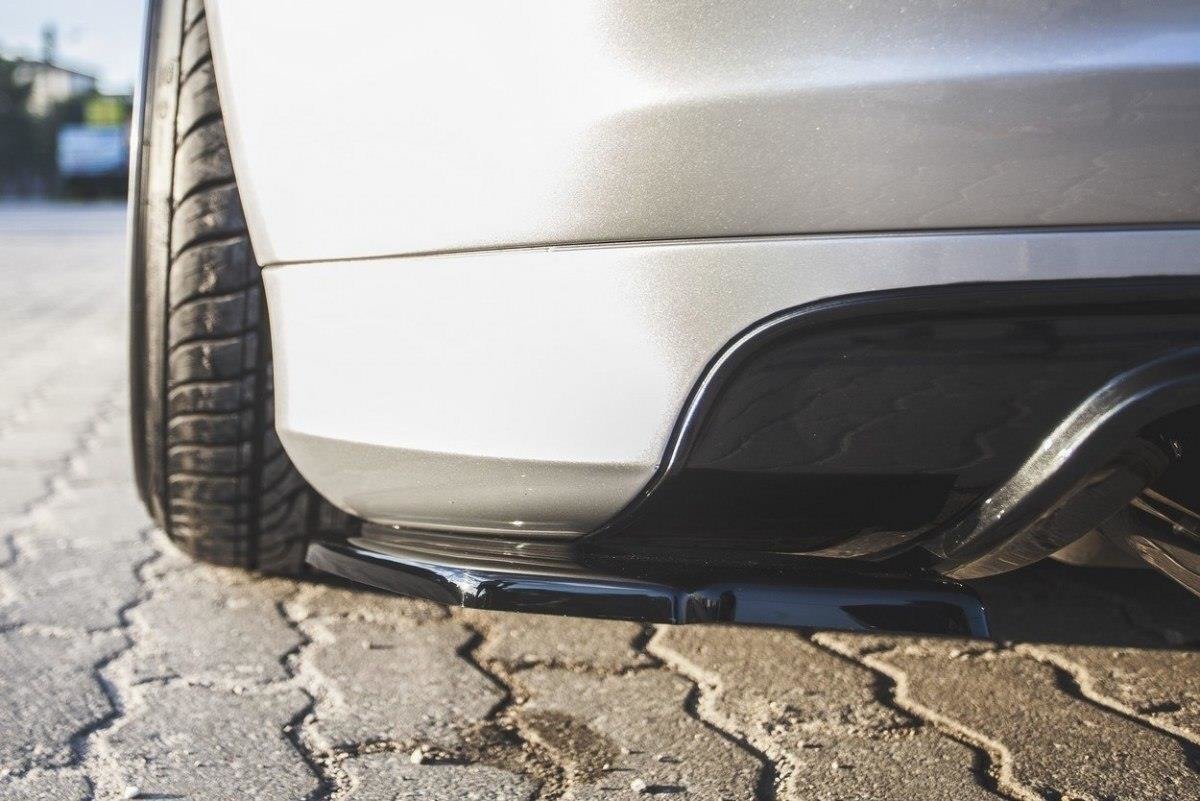 Sideflaps bak til Audi S3 8P fra Maxton Design vist ovenfra på hvit bakgrunn