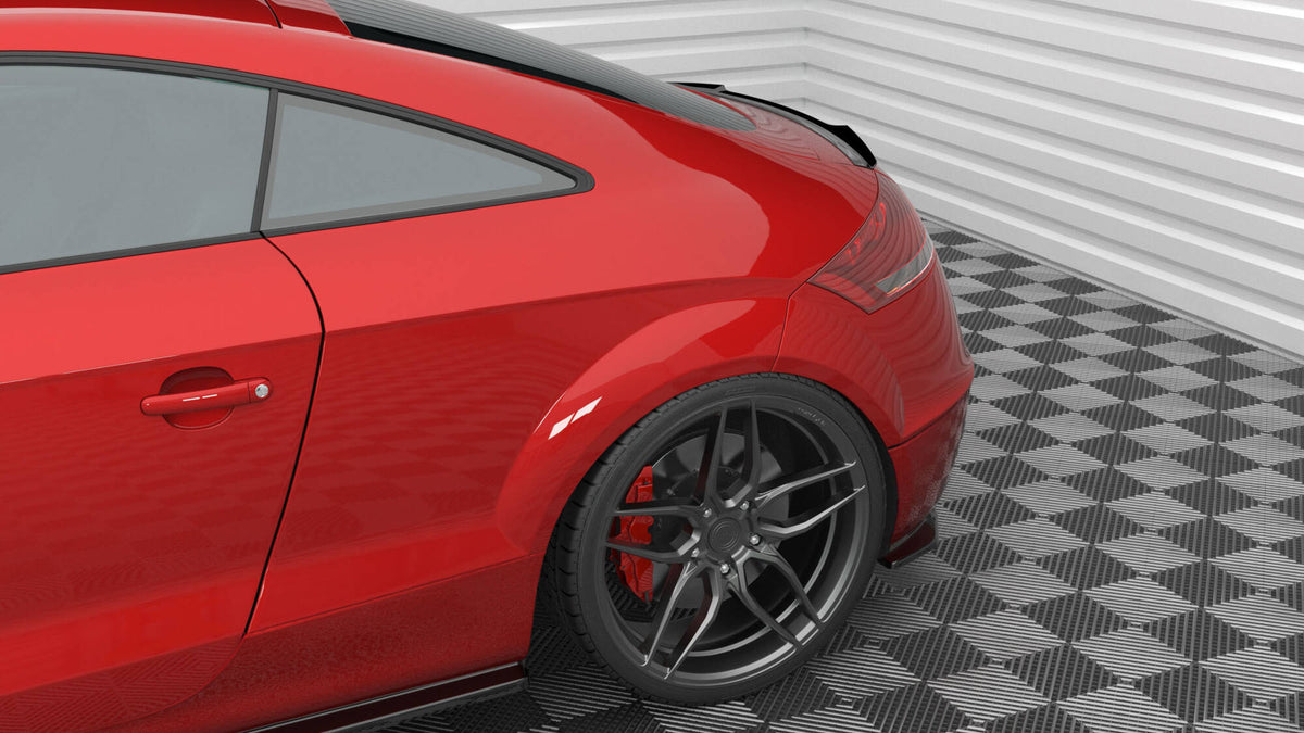 Bakre sidesplitter for Audi TT 8J i nærbilde som viser ABS-overflaten